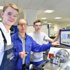 Praktyki zawodowe technikum ile godzin – sprawdź, ile musisz odbyć