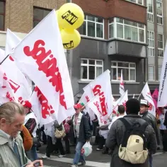 Związki zawodowe czy warto? Odkryj zalety i wady członkostwa
