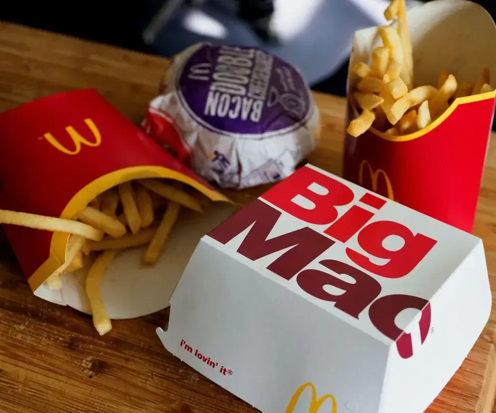Zdjęcie Ile zarabia pracownik młodociany w McDonald’s? Zaskakujące fakty o wynagrodzeniu