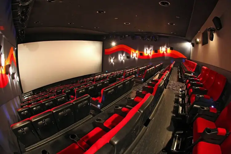 Praca w Cinema City - Ile zarobisz i czy to dla studenta?